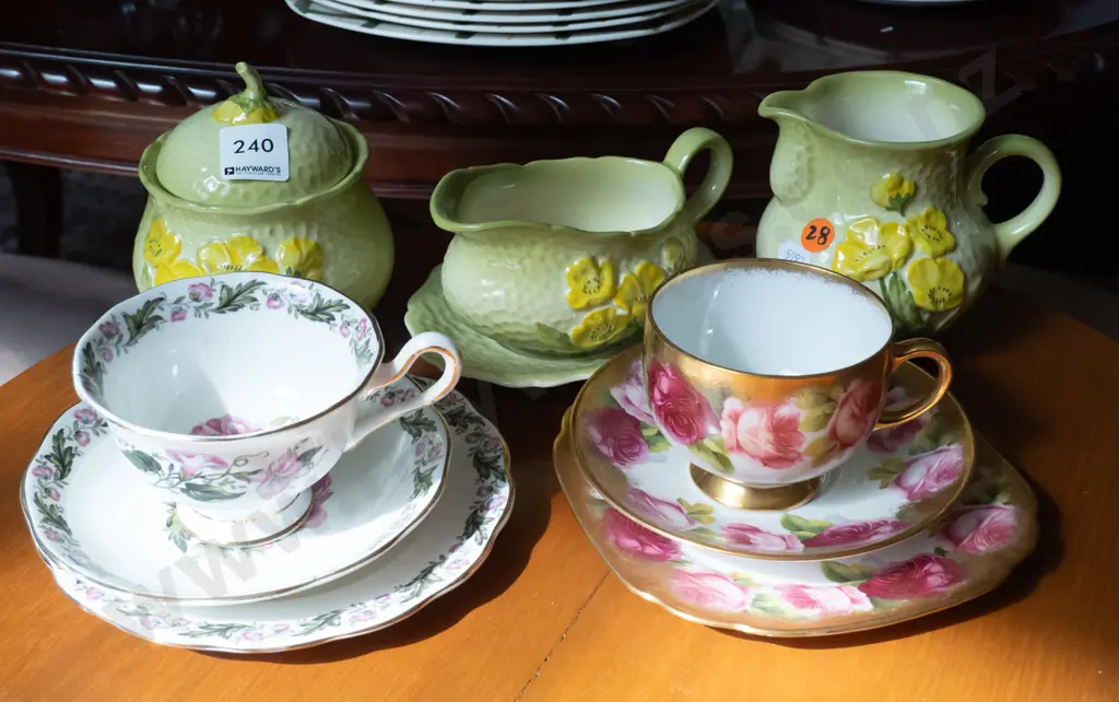 retro Carlton Ware lidded sugar, cream juf, gravy jug & saucer, and 2 Royal Albert trios Image 1++