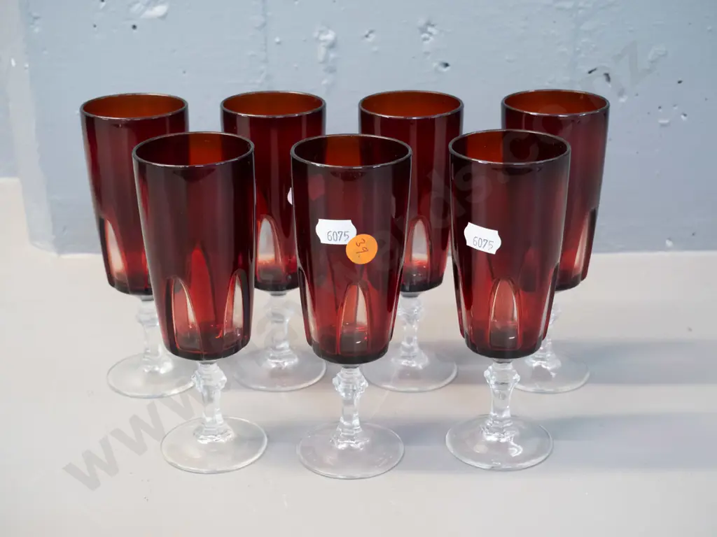 set of 7 ruby glass clear stemmed champagne flutes H-150 Image 1++