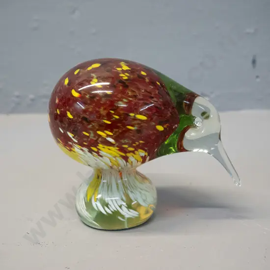 Hokitika art glass kiwi bird figurine - not damaged but slightly rough finish to tip of beak H-90