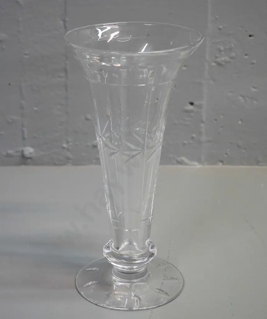 Stuart cut crystal trumpet shape vase H-220 D-110 Image 1++