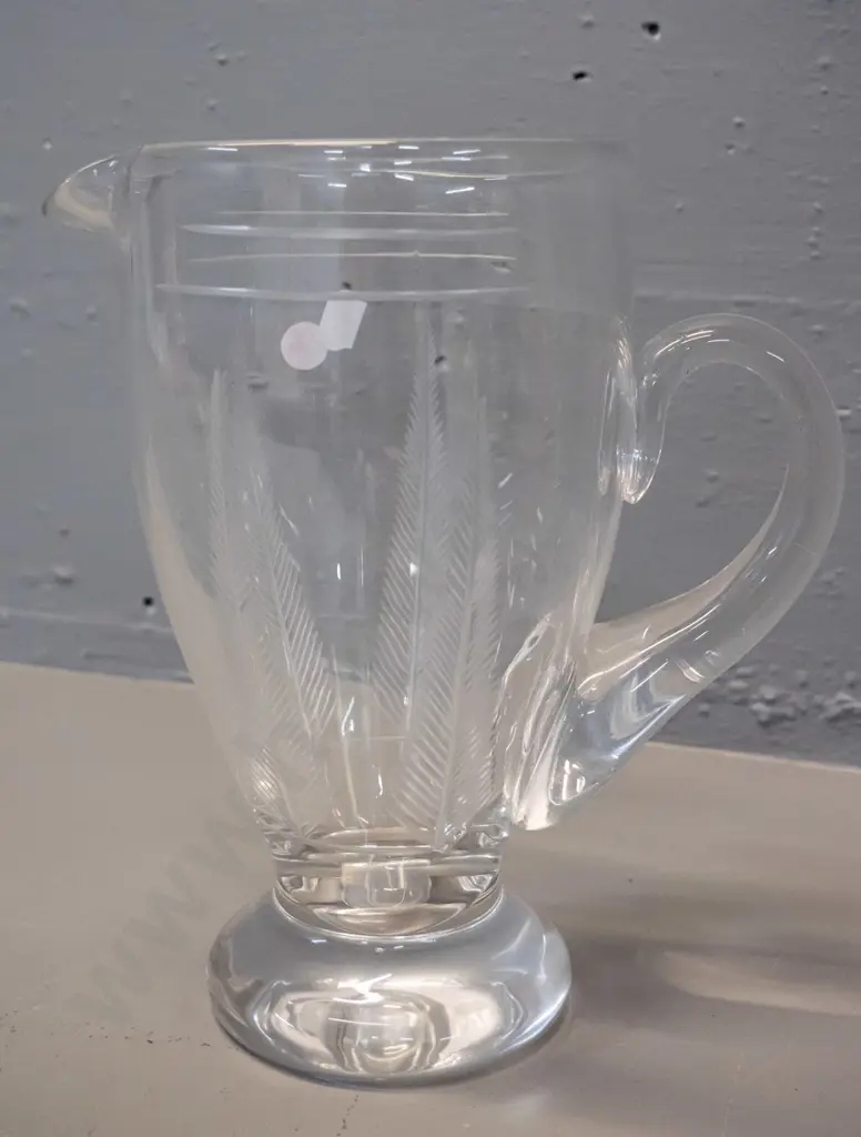 Stuart cut crystal fern motif water jug H-220 W-190 Image 1++