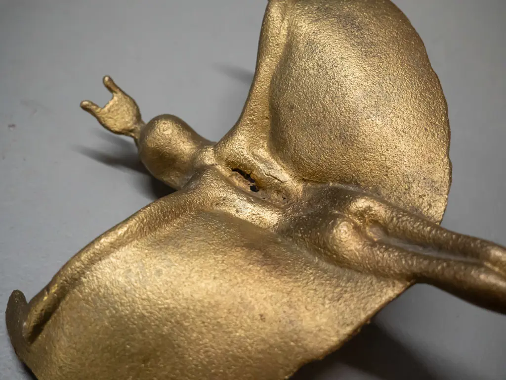 reproduction deco style cast metal figure on timber base - casting is a bit rough H-200 W-155 Image 1++