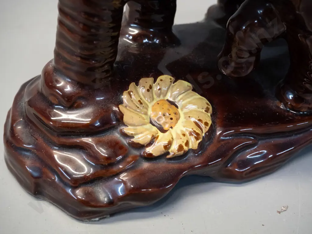 Majolica style elephant figurine - mother and calf with sunflower, no maker's mark. H-250 L-240 Image 1++