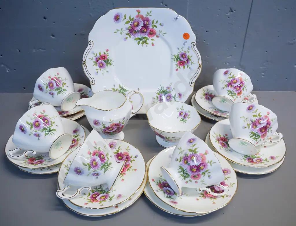 Hammersley Aster motif 21-piece bone china tea set including cake plate Image 1++