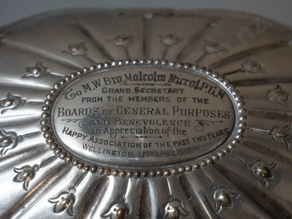 silver plated serving / warming dish with rotating dome cover with 1912 presentation engraving - some loss of plating, Image 1++