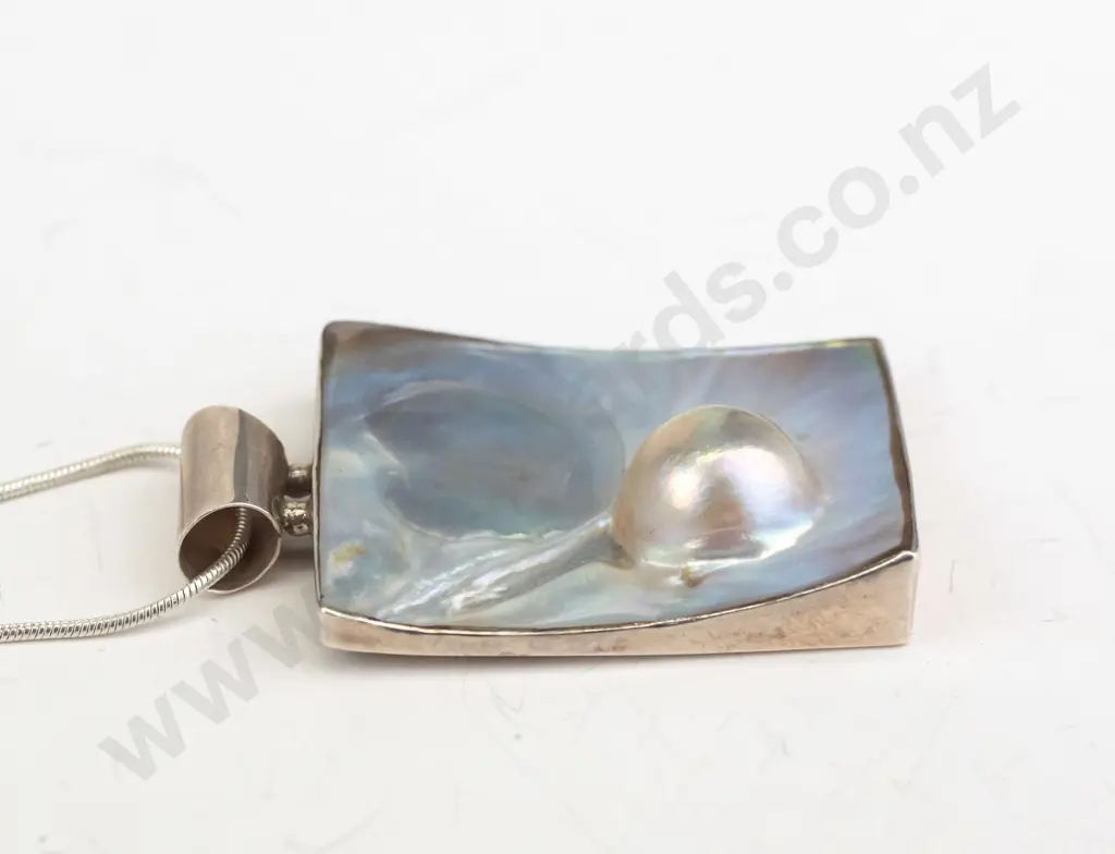 large mother of pearl necklace chain stamped 925 Image 1++