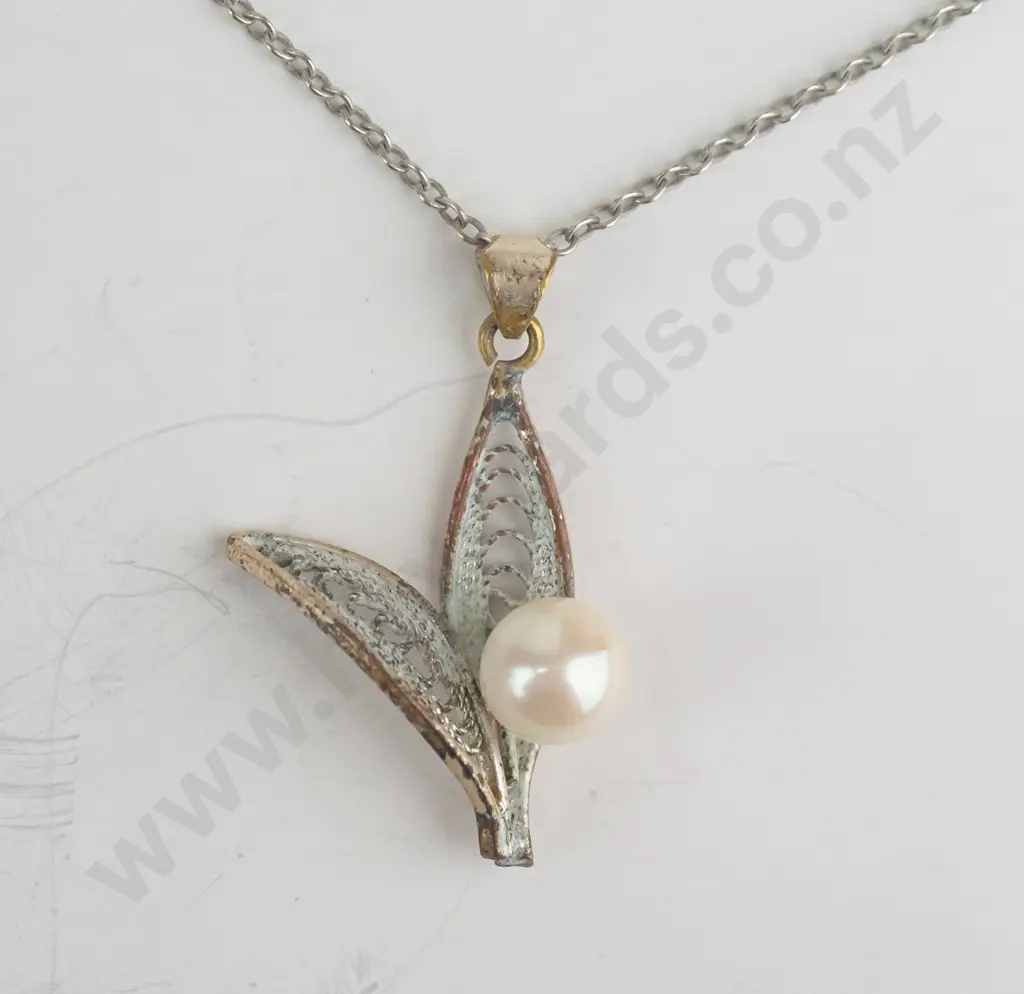 silver pearl necklace chain stamped 925 Image 1++