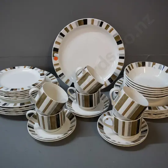 retro Midwinter "Queensberry" dinner set - 6 place including cups, saucers, bowls, 3 sizes of plates