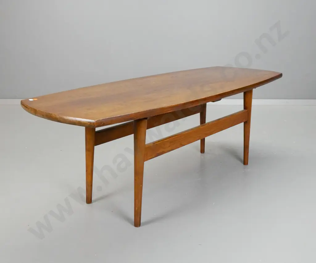 retro oak coffee table with turned tapered legs and oak rails - some surface chips H-410 L-1220 W-450 Image 1++