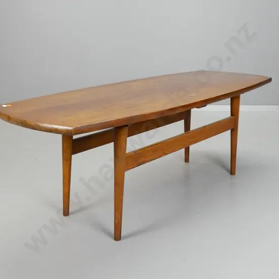 retro oak coffee table with turned tapered legs and oak rails - some surface chips H-410 L-1220 W-450