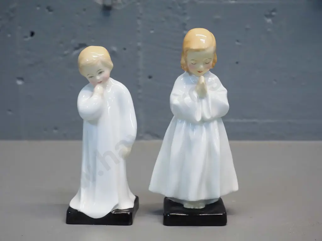 2 Royal Doulton figurines - "Bedtime" H-150 and "Darling" Image 1++