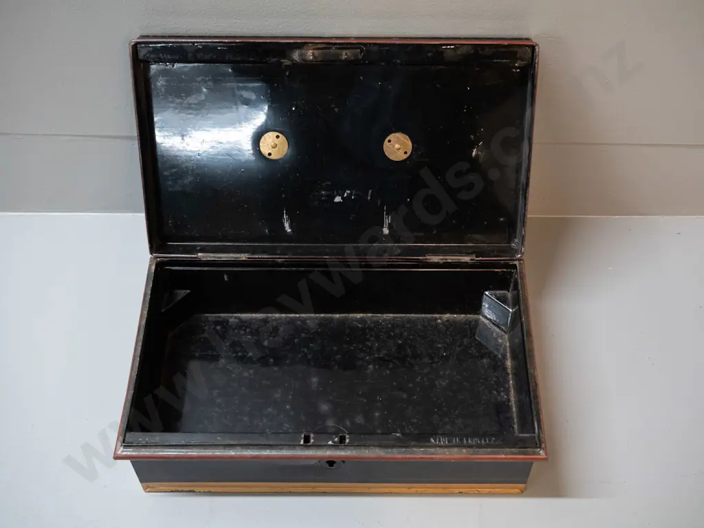 vintage metal cash box with brass handle, Made in England stamped inside, working lock and key - missing original tray, Image 1++