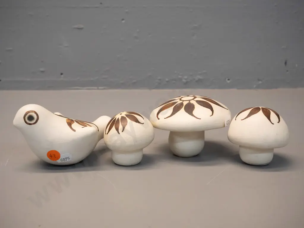4 retro pottery ornaments - 3 mushrooms and a bird, unknown maker's mark on one. Largest mushroom H-70 D-95 Image 1++