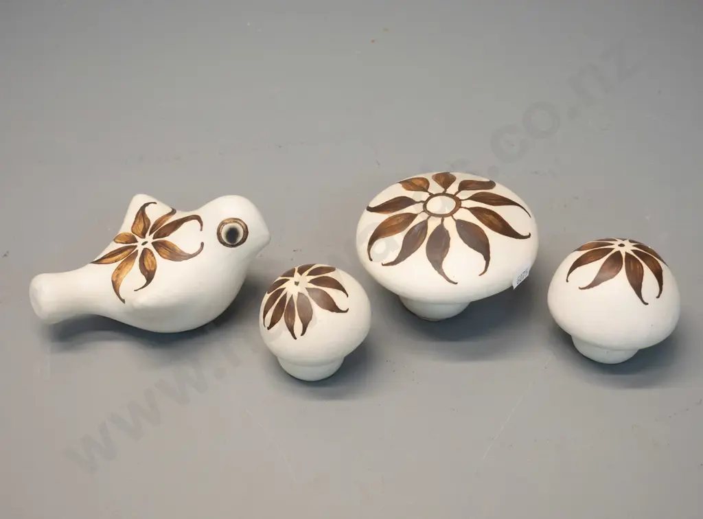 4 retro pottery ornaments - 3 mushrooms and a bird, unknown maker's mark on one. Largest mushroom H-70 D-95 Image 1++