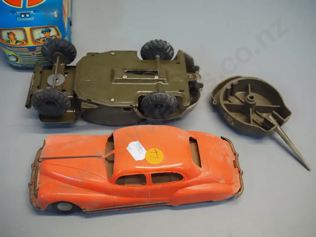 4 vintage toy vehicles - tin bus and 3 plastic Tri-Ang - small wind-up Morris 8, red Minic Triang (friction drive not Image 1++