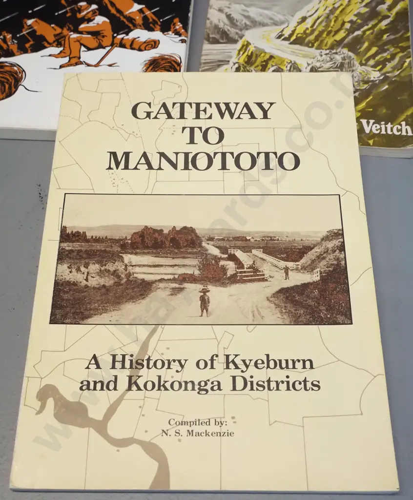 7 central Otago history books - Naseby, St Bathan's, Maniototo, Clyde, NZ Goldfields, etc - see photos for detail Image 1++
