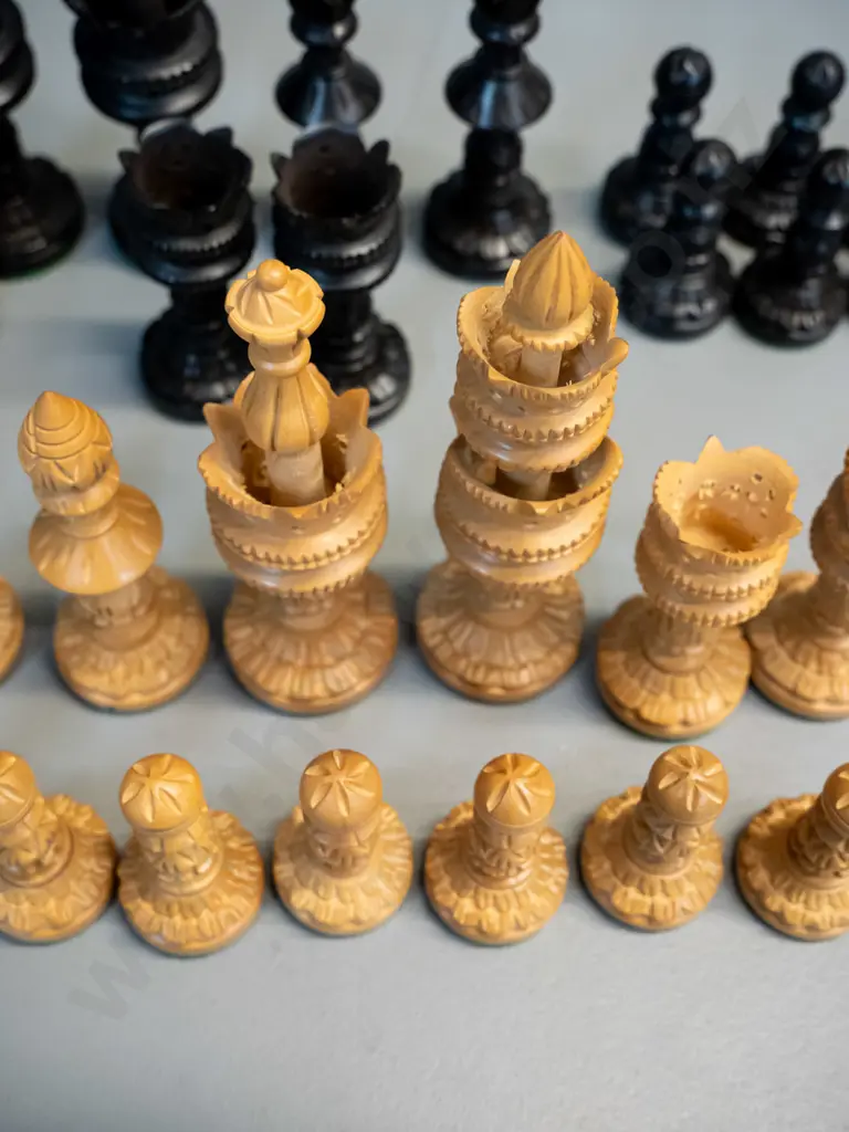 chess set with pierced and carved pieces, timber inlay chess board with green felt backing 510 x 510 - some lifting to Image 1++