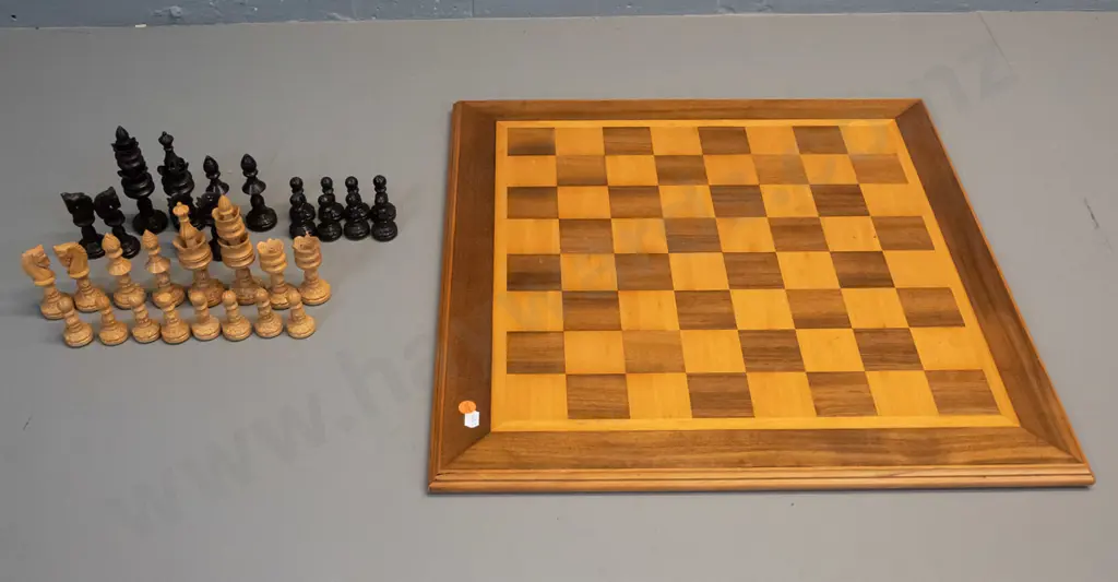 chess set with pierced and carved pieces, timber inlay chess board with green felt backing 510 x 510 - some lifting to Image 1++