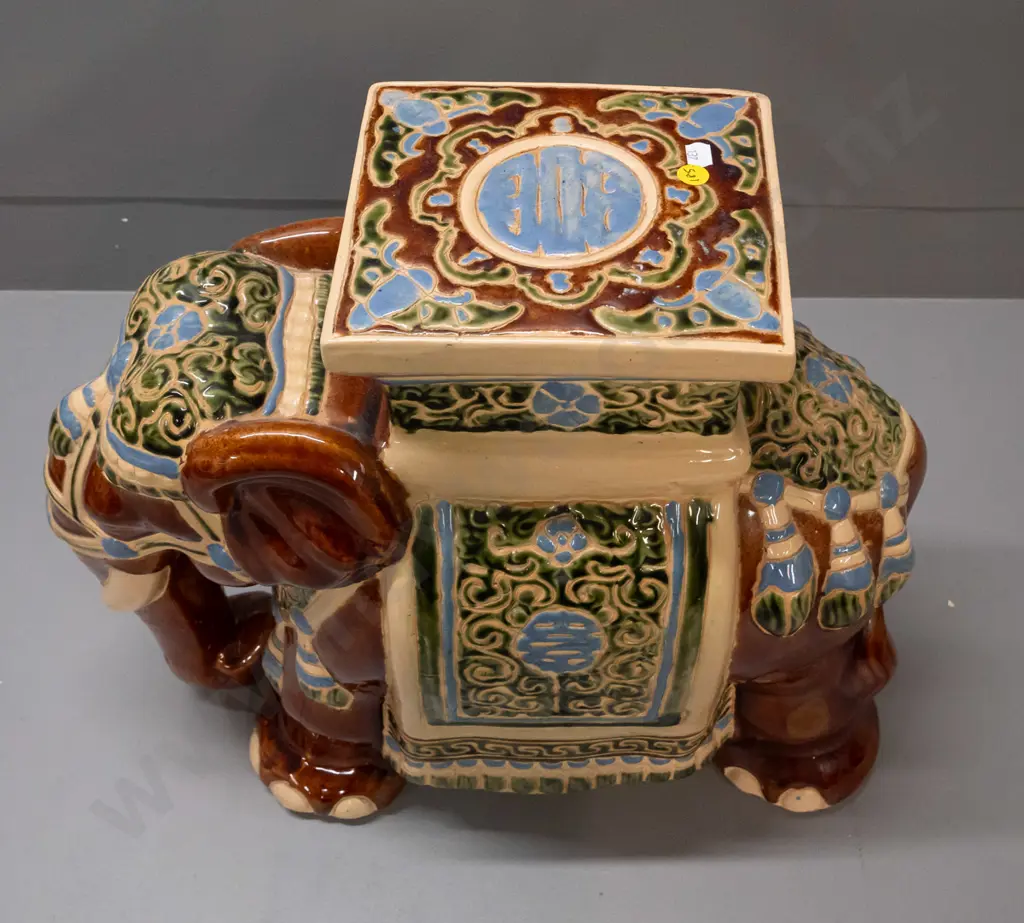 Asian porcelain elephant plant stand H-430 L-470 W-240 Image 1++