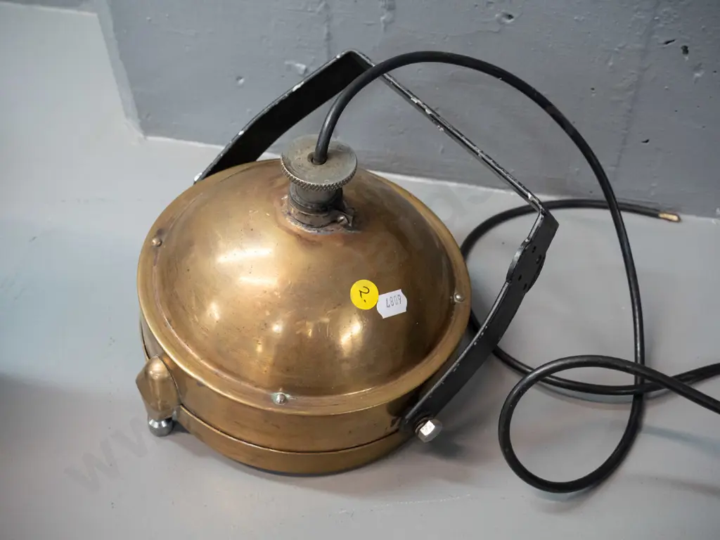 brass cased spotlight with mirrored interior, black painted metal mounting bracket, no plug D-180 Image 1++