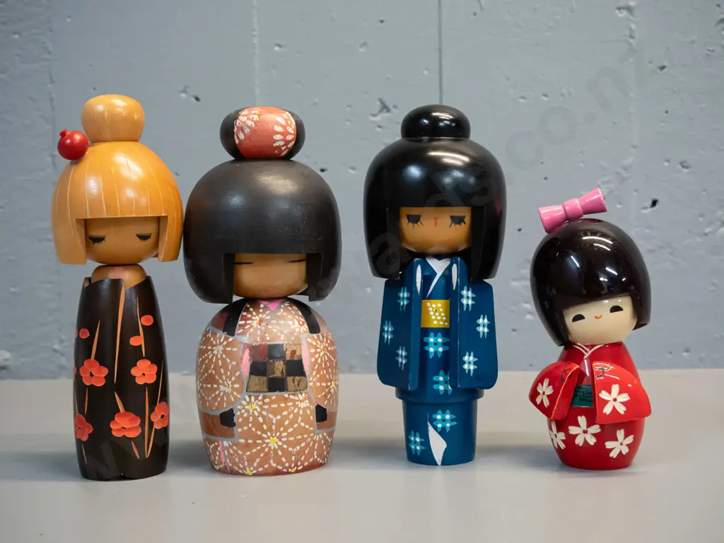 4 Japanese wooden geisha doll figurines, one with articulated head (loose elastic) tallest is H-190 Image 1++