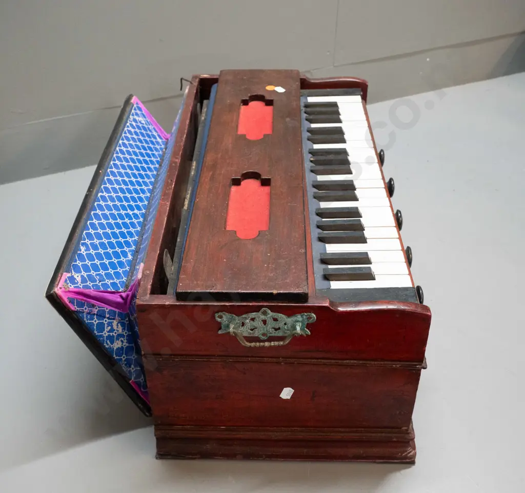vintage "Lanka Flute" Sri Lankan harmonium - working but one key sticks, some corrosion and wear to stops. Image 1++