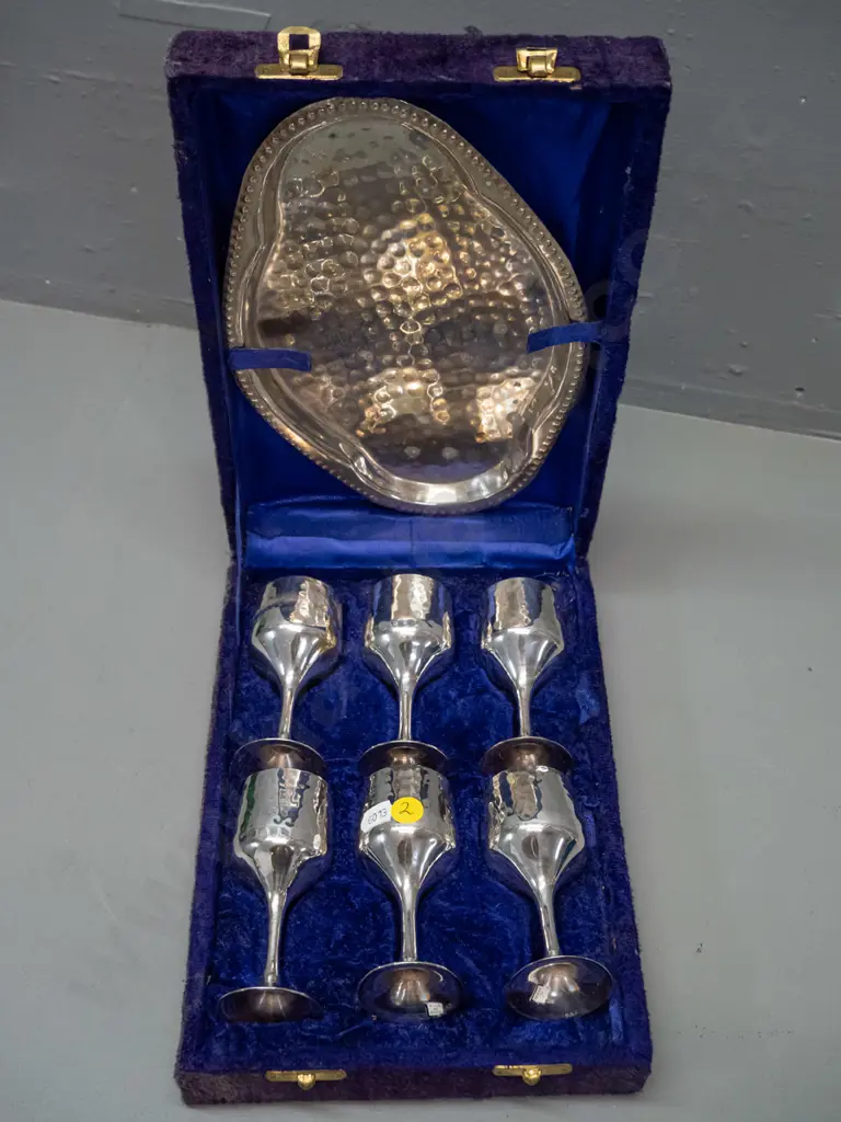 cased presentation set of Indian beaten plated silver small goblets and serving tray - goblets H1-00 Tray L-250 W-160 Image 1++