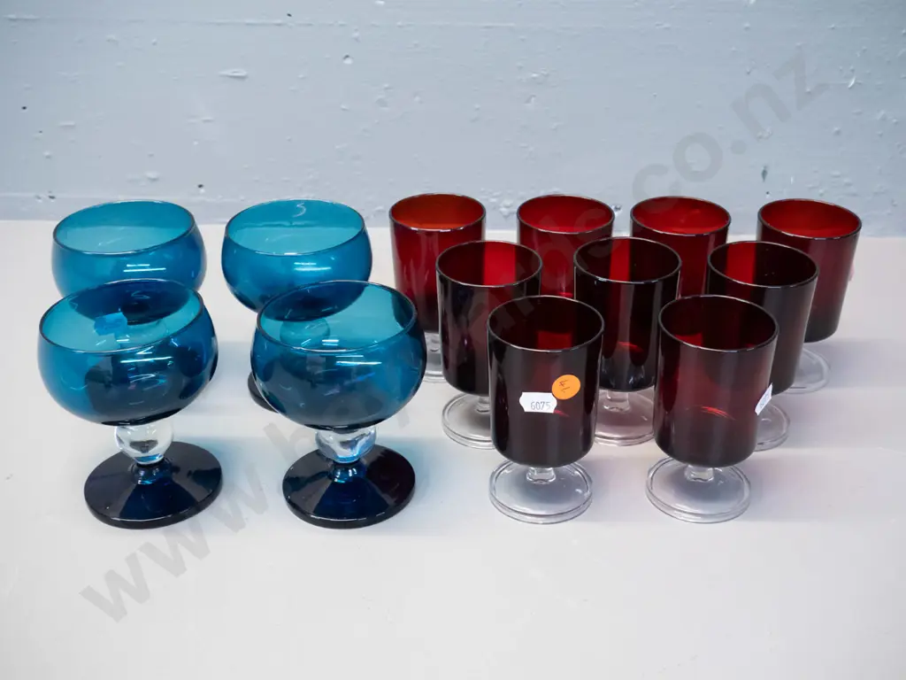 13 clear stemmed glasses - 9 ruby and 4 blue-green H-100 Image 1++