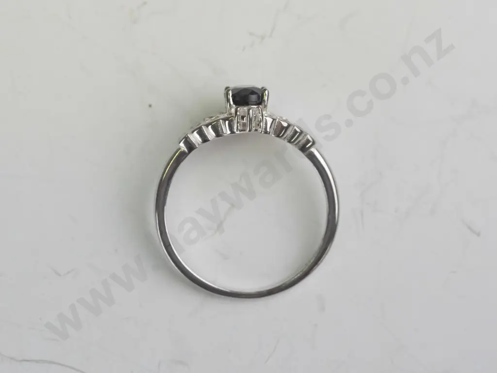 silver ring with cz & dark stone stamped 925 Image 1++