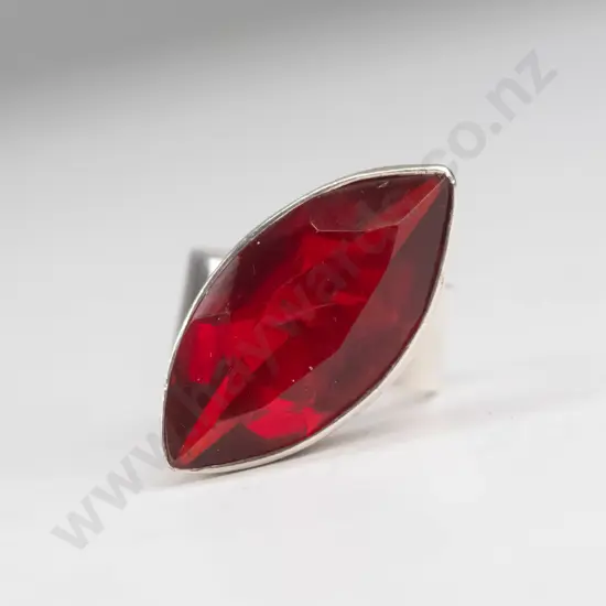 large red stone silver ring stamped 925