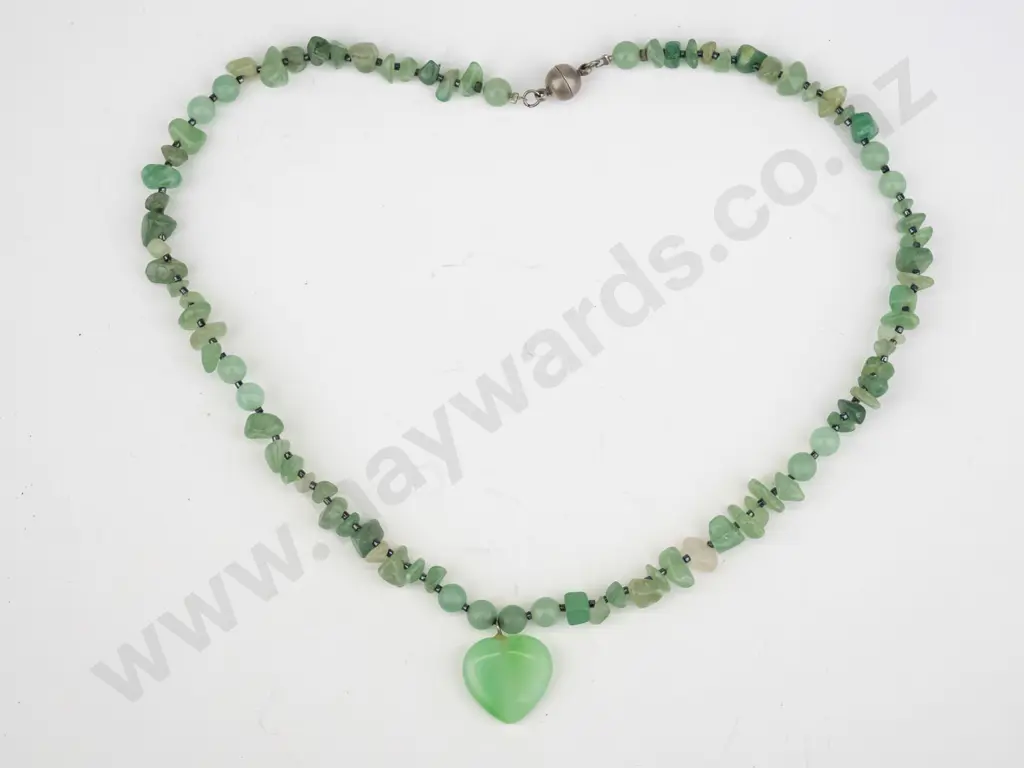 jade heart beaded necklace Image 1++