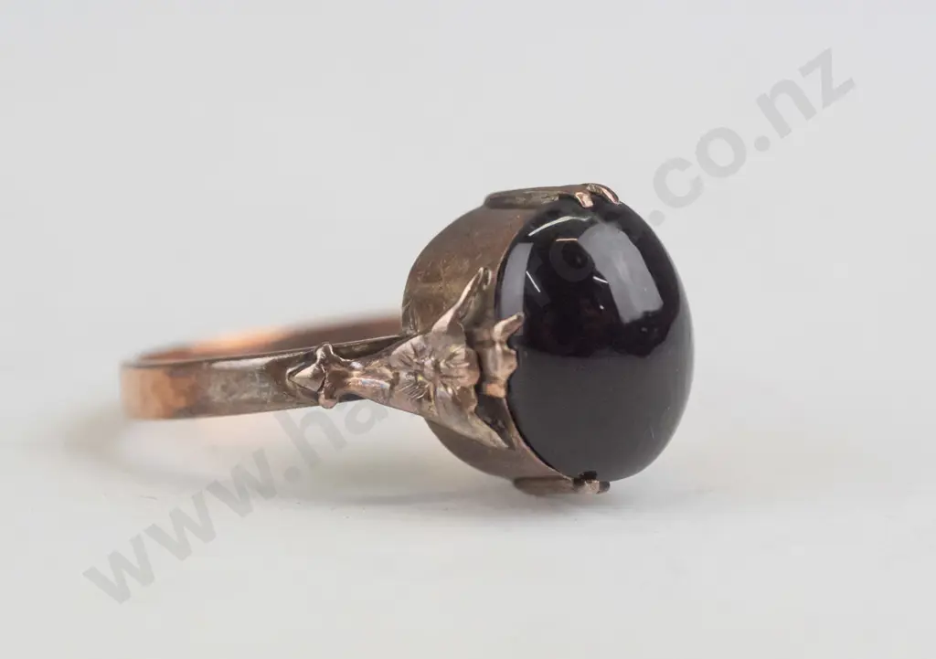 dark stone ring stamped 9ct Image 1++