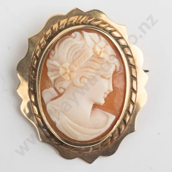 cameo brooch stamped 9ct