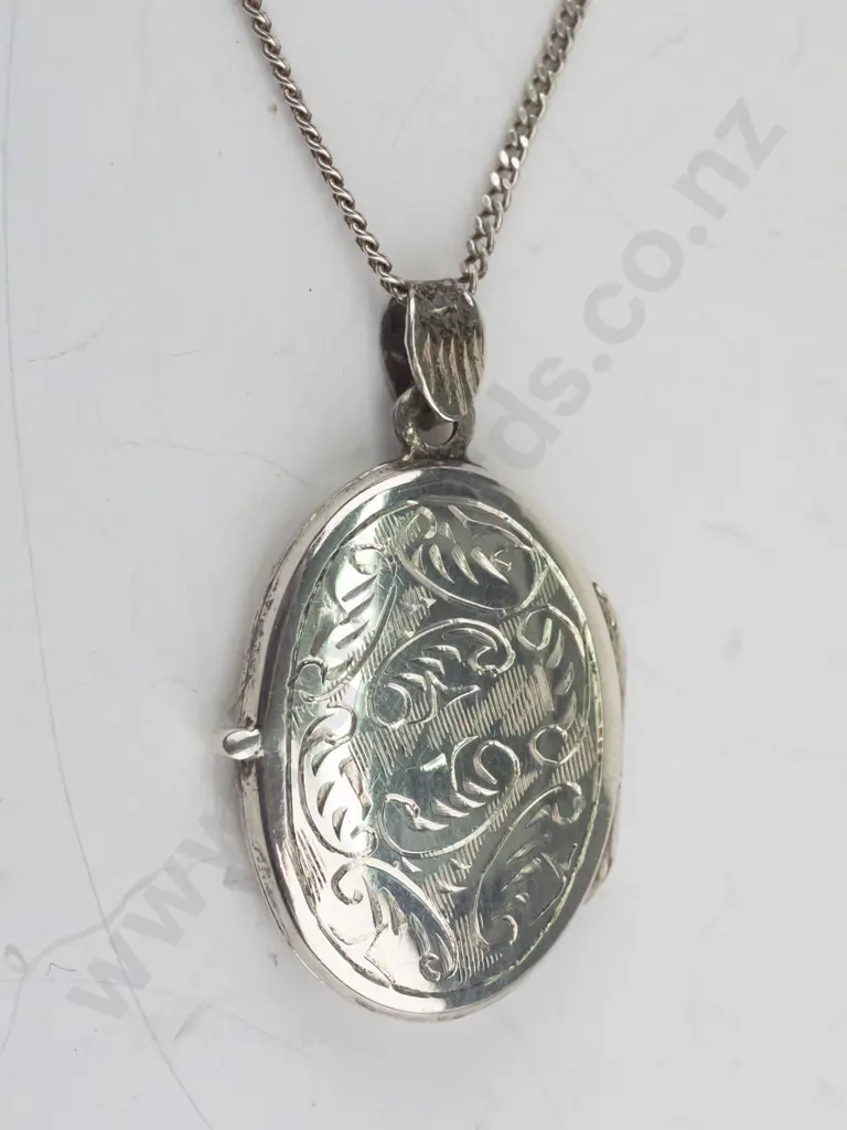 silver locket stamped 925 Image 1++