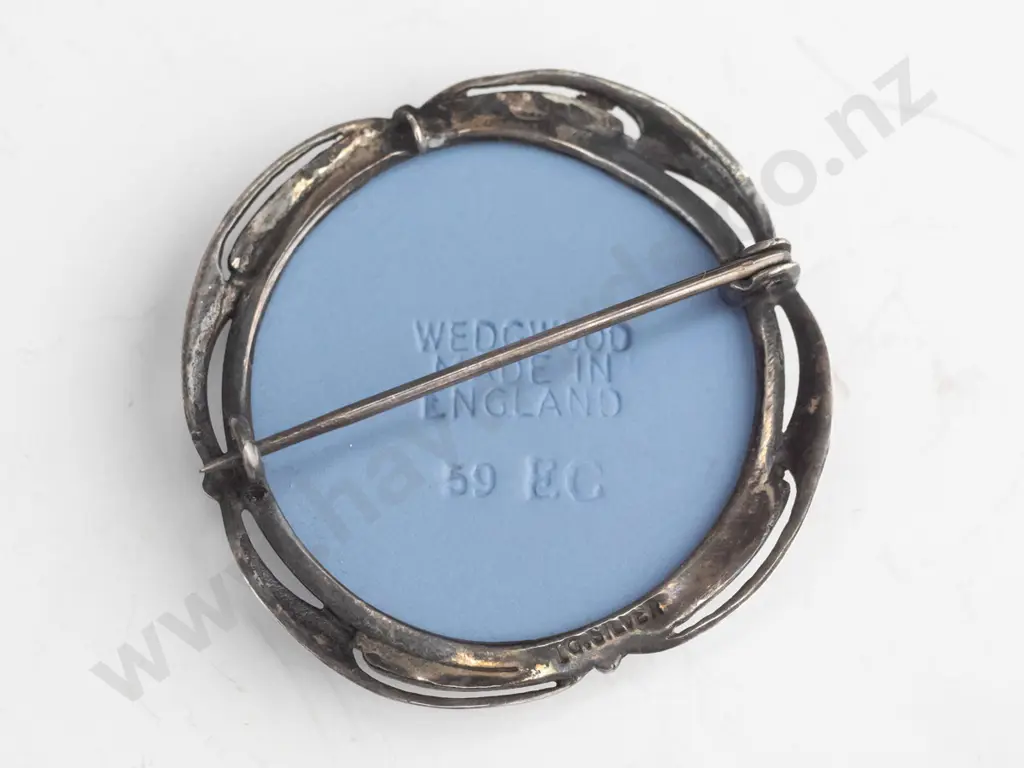blue cameo brooch stamped silver Image 1++