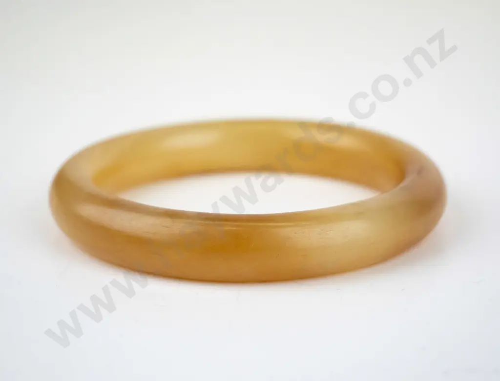 light coloured jade bangle Image 1++