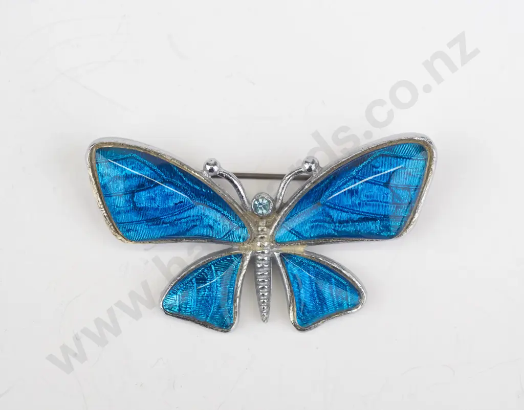 butterfly brooch with butterfly wings no mark Image 1++