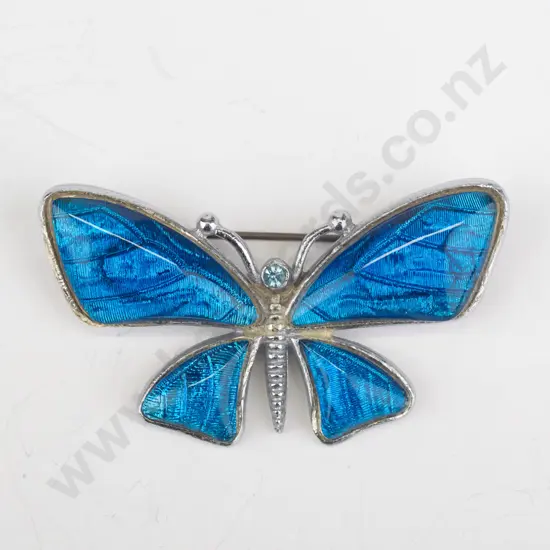 butterfly brooch with butterfly wings no mark
