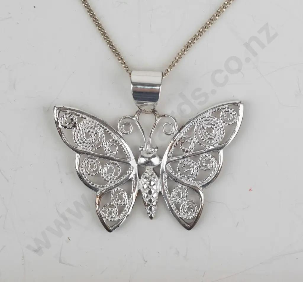 silver butterfly necklace chain stamped 925 Image 1++