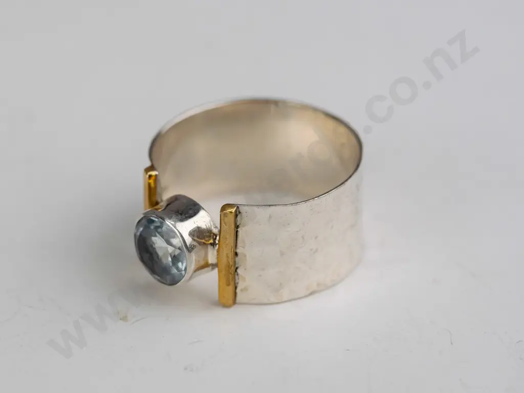 silver ring with light blue stone stamped 925 Image 1++