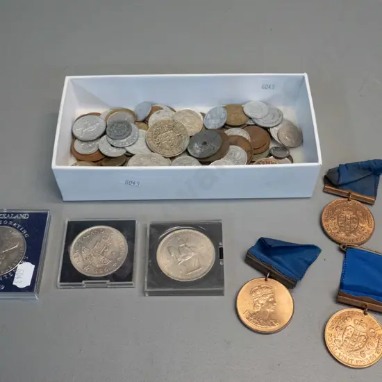 Four 1953/54 Elizabeth II NZ Royal Visit medallions, cased Cook commemorative dollar, 1953 NZ crown and assorted other