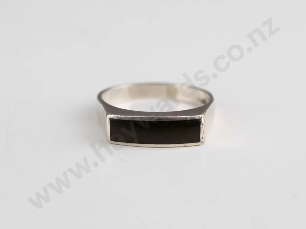 sterling silver & greenstone ring Image 1++