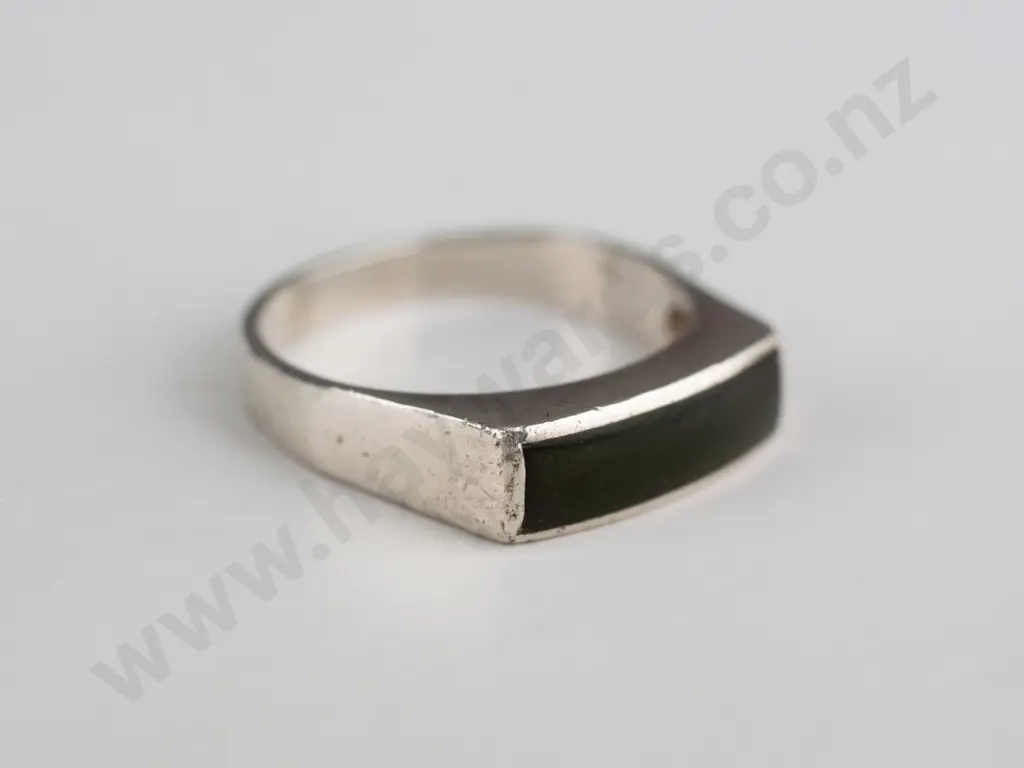 sterling silver & greenstone ring Image 1++