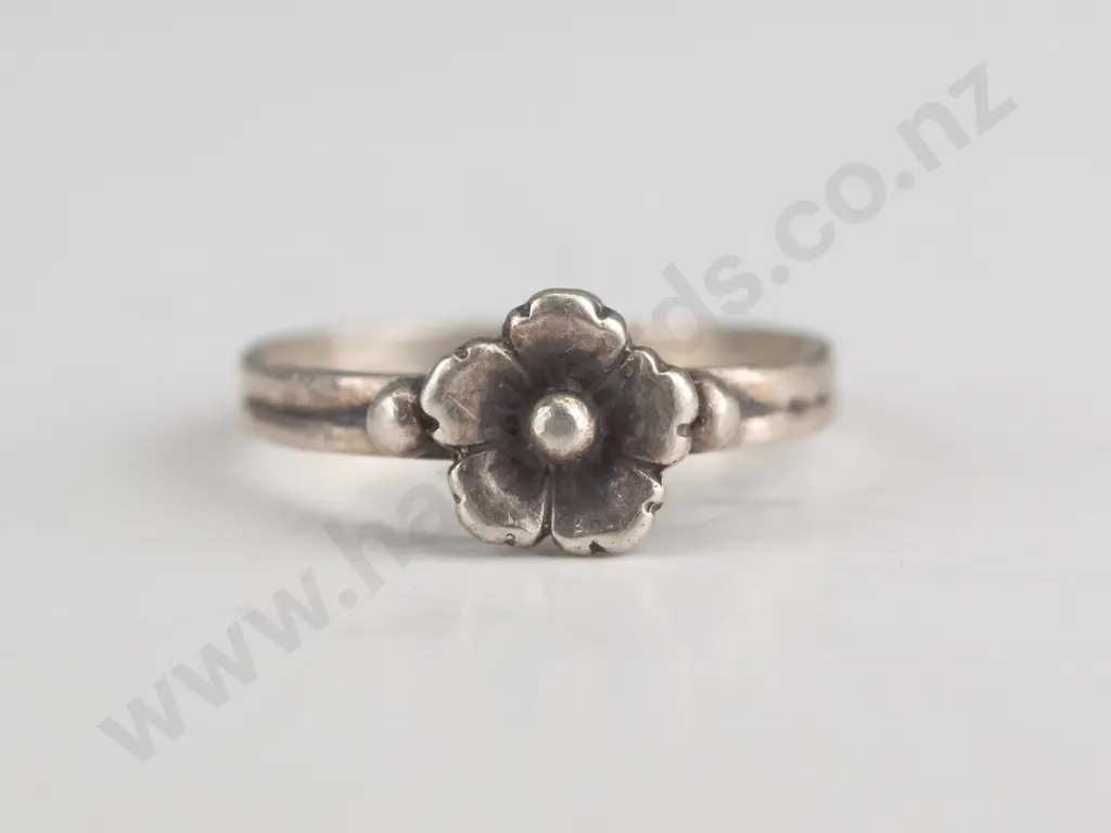 sterling silver flower ring Image 1++