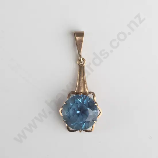 9ct gold drop pendant set with pale blue 11.00 mm round stone 2.2grms