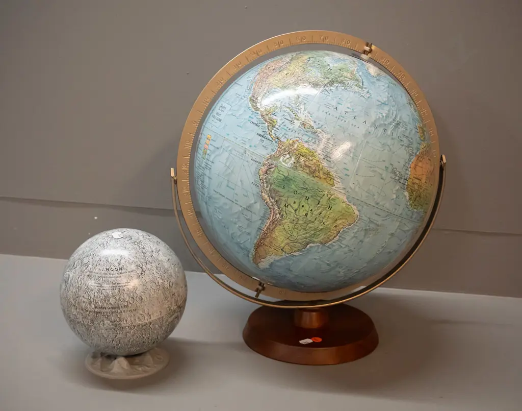 Reader's Digest world globe on timber base with metal frame H410 D290 & Replogl small moon globe loose on plastic stand Image 1++