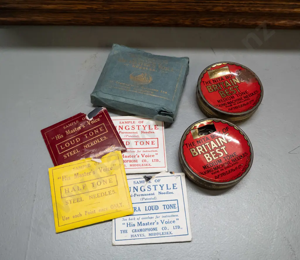 vintage HMV oak-cased wind-up gramophone with Bristol Piano Co. label, 2 tins and sample paper packets of needles, and a Image 1++