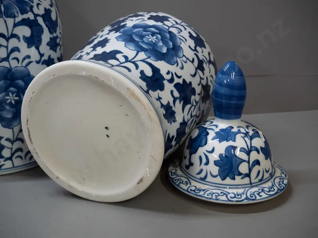pair of Chinese hand-painted blue & white large lidded temple jars H-530 D-230 Image 1++