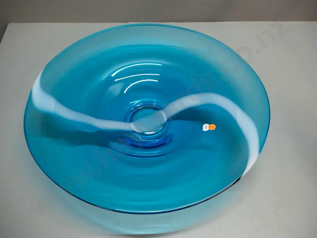 large art glass dish / shallow bowl - blue with white swirl H-95 D-460 Image 1++