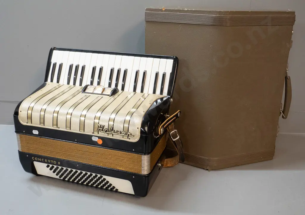 Hohner Concerto II piano accordion with hard case. Accordion W-400 Image 1++